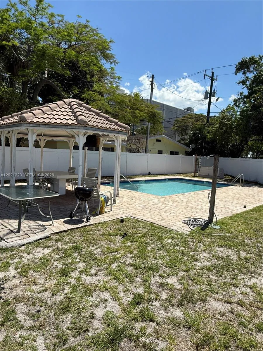 1247 NE 23rd Ave, Pompano Beach FL 33062