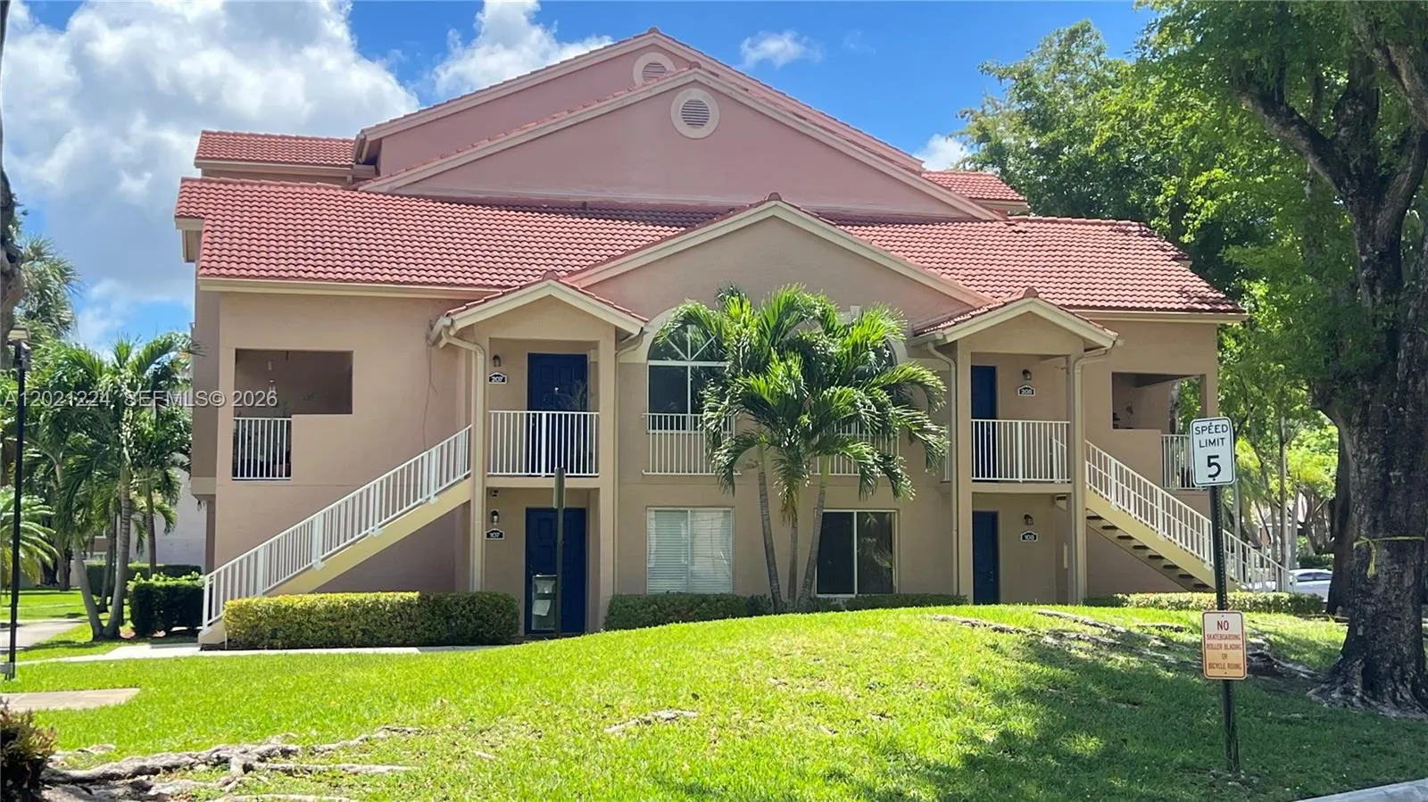 15821 SW 104th Ter # 304, Miami FL 33196