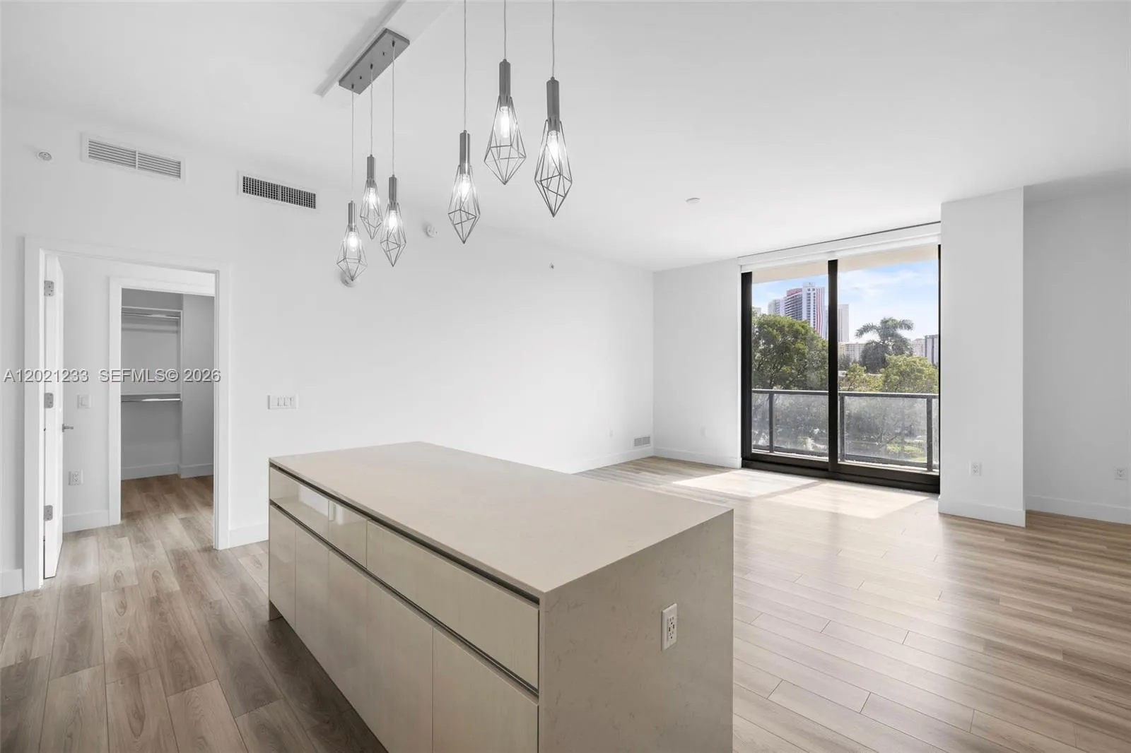 101 Diplomat Pkwy # 506, Hallandale Beach FL 33009