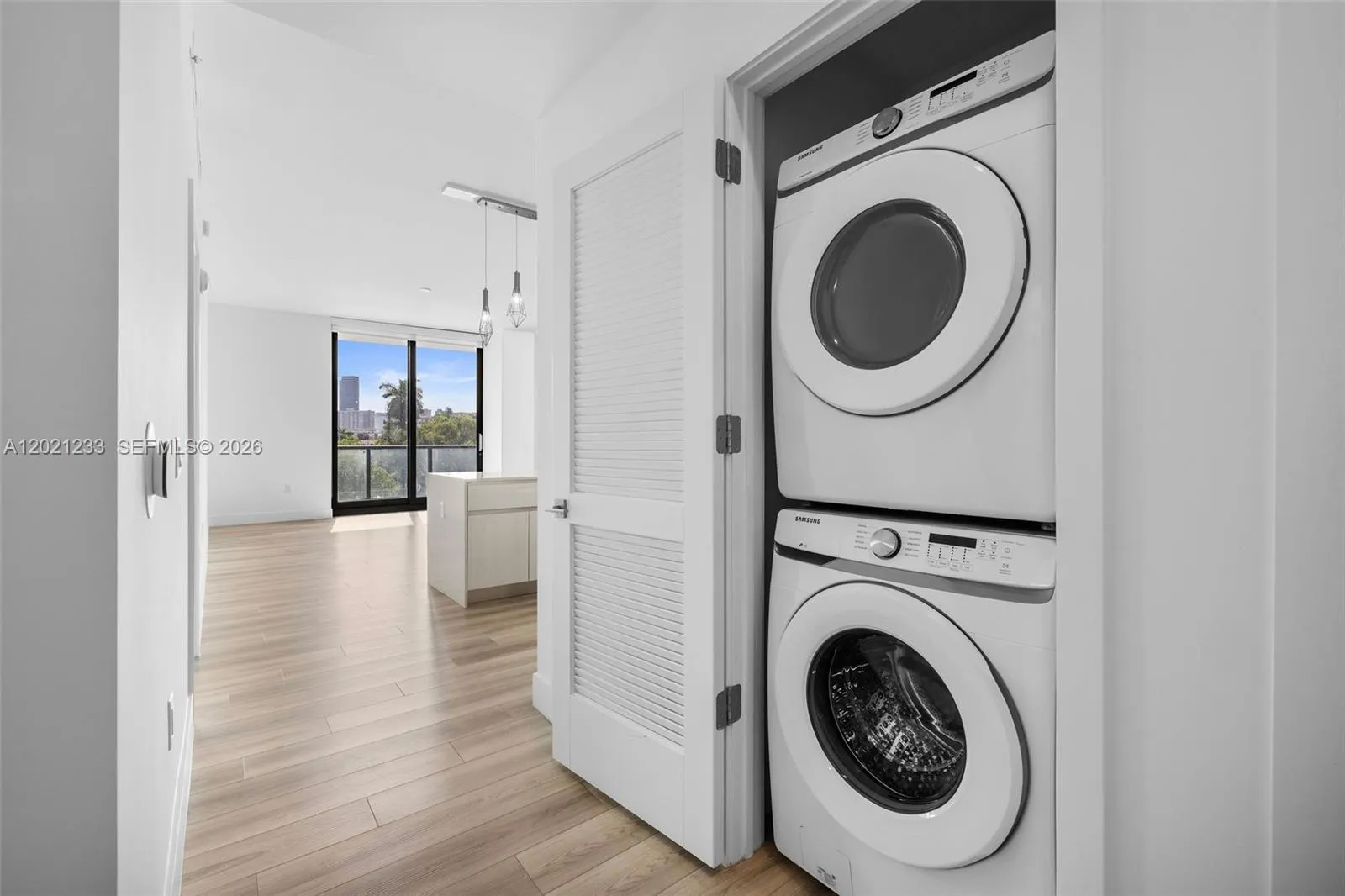 101 Diplomat Pkwy # 506, Hallandale Beach FL 33009