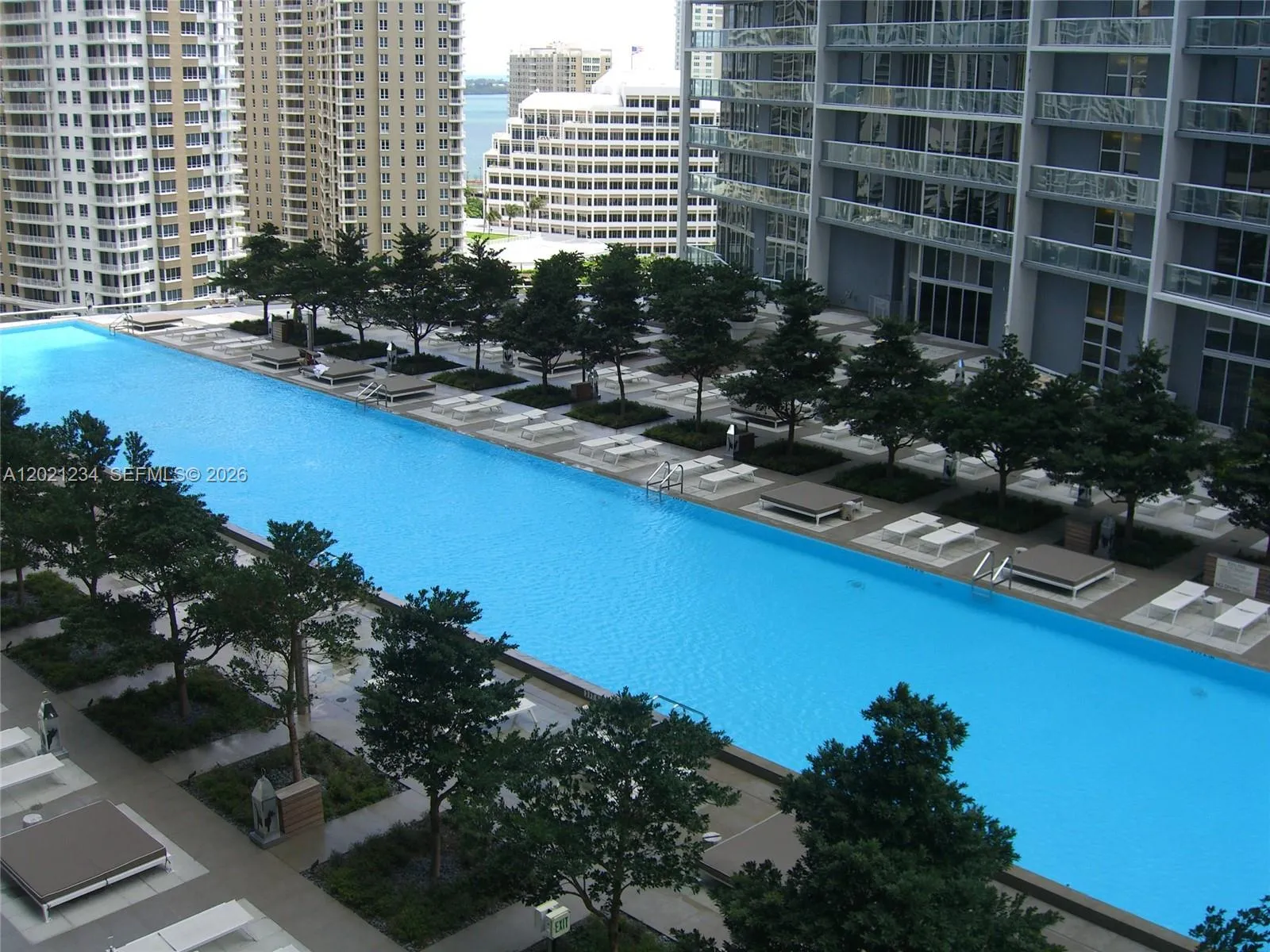 475 Brickell Ave # 1813, Miami FL 33131