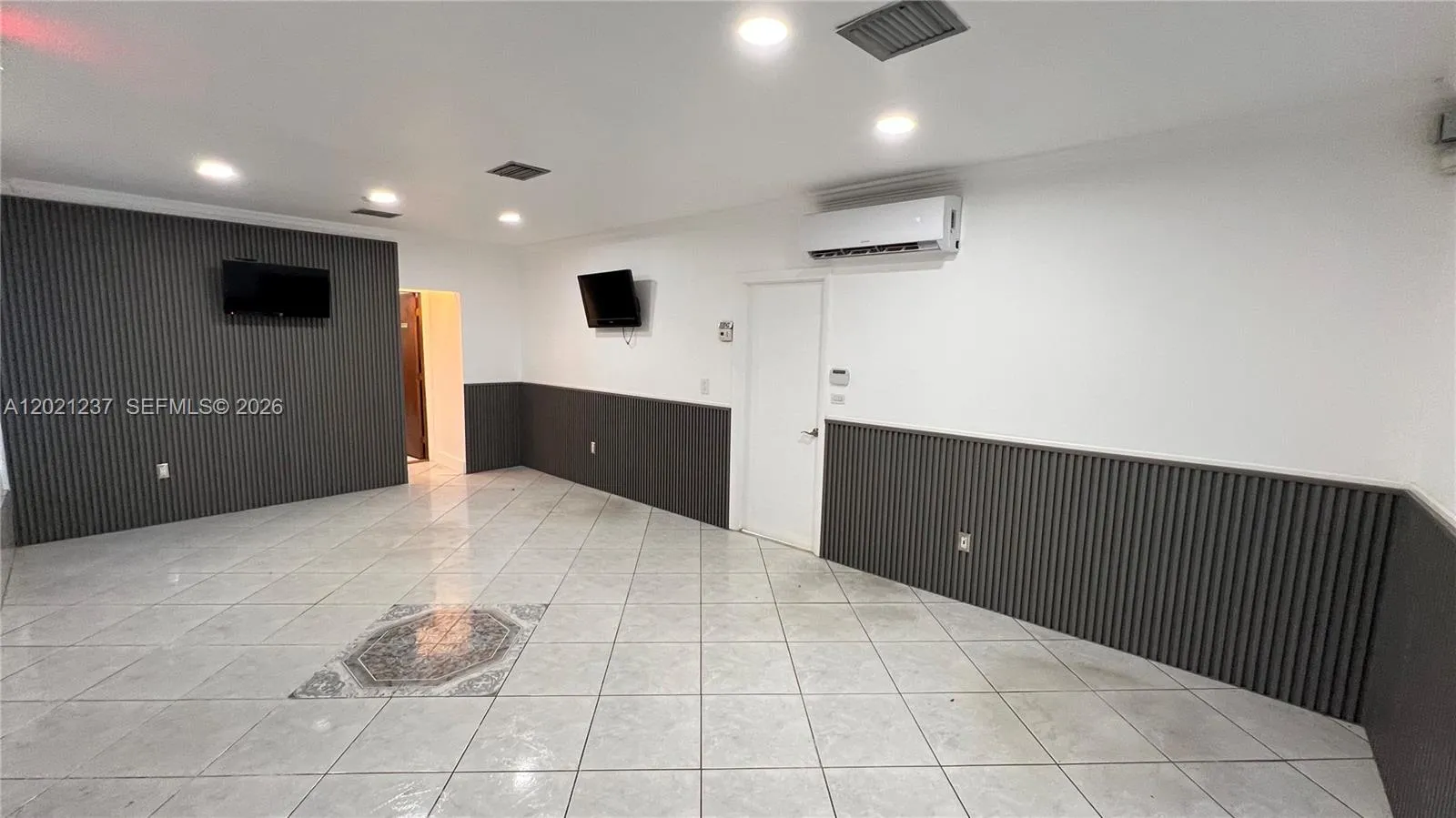 2727 NW 34th St, Miami FL 33142