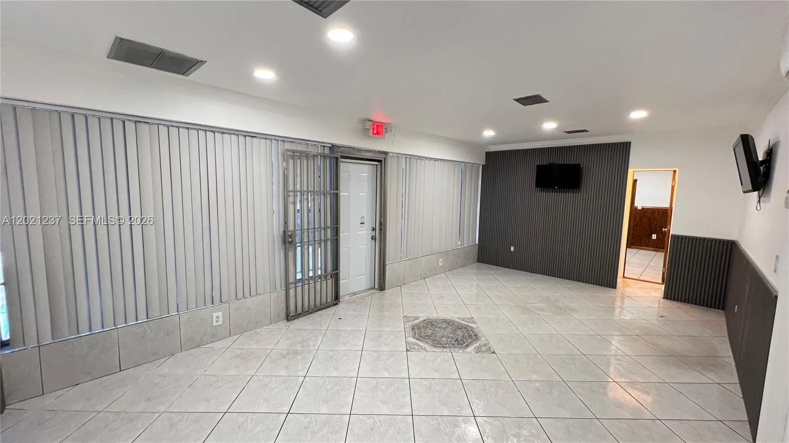 2727 NW 34th St, Miami FL 33142