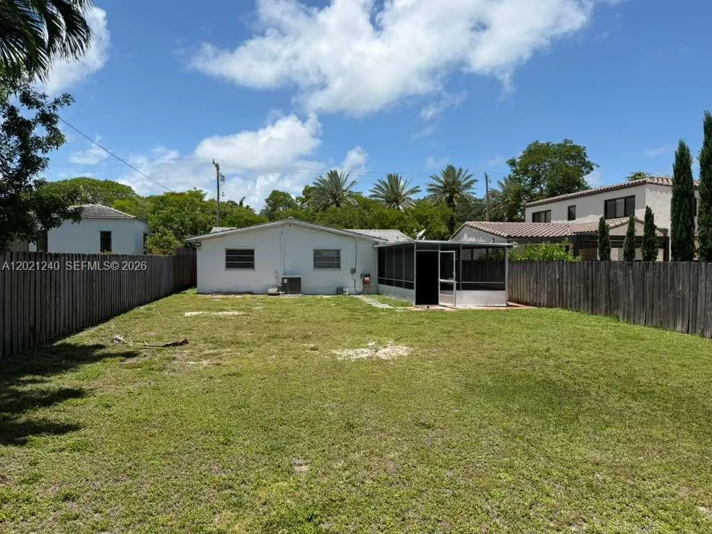 5127 Alton Rd, Miami Beach FL 33140