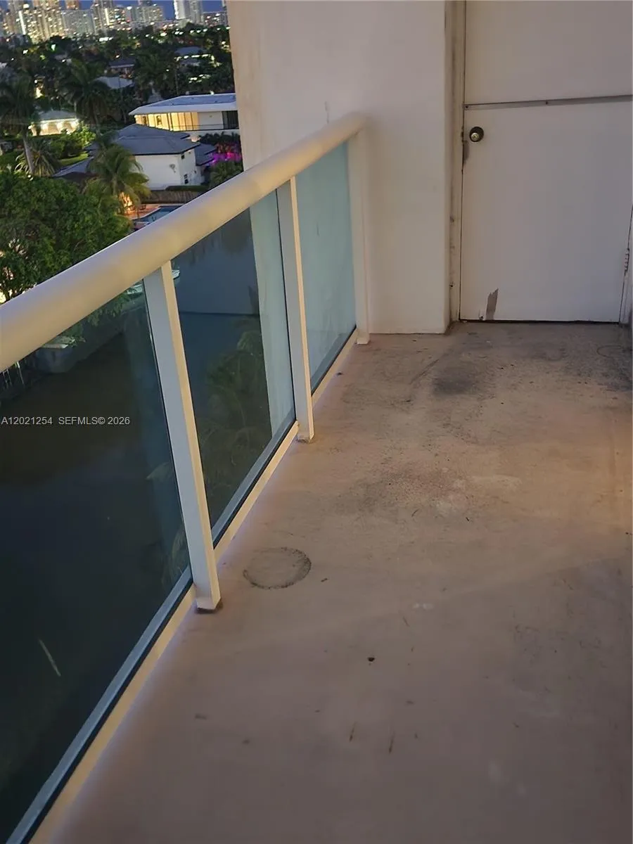 2841 NE 163rd St # 815, North Miami Beach FL 33160