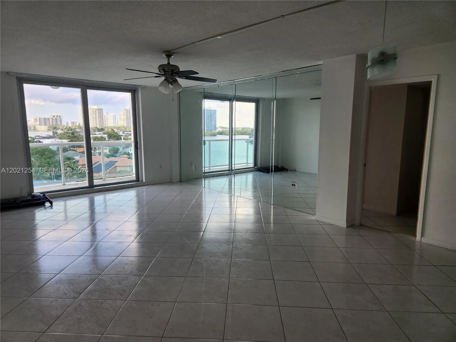 2841 NE 163rd St # 815, North Miami Beach FL 33160