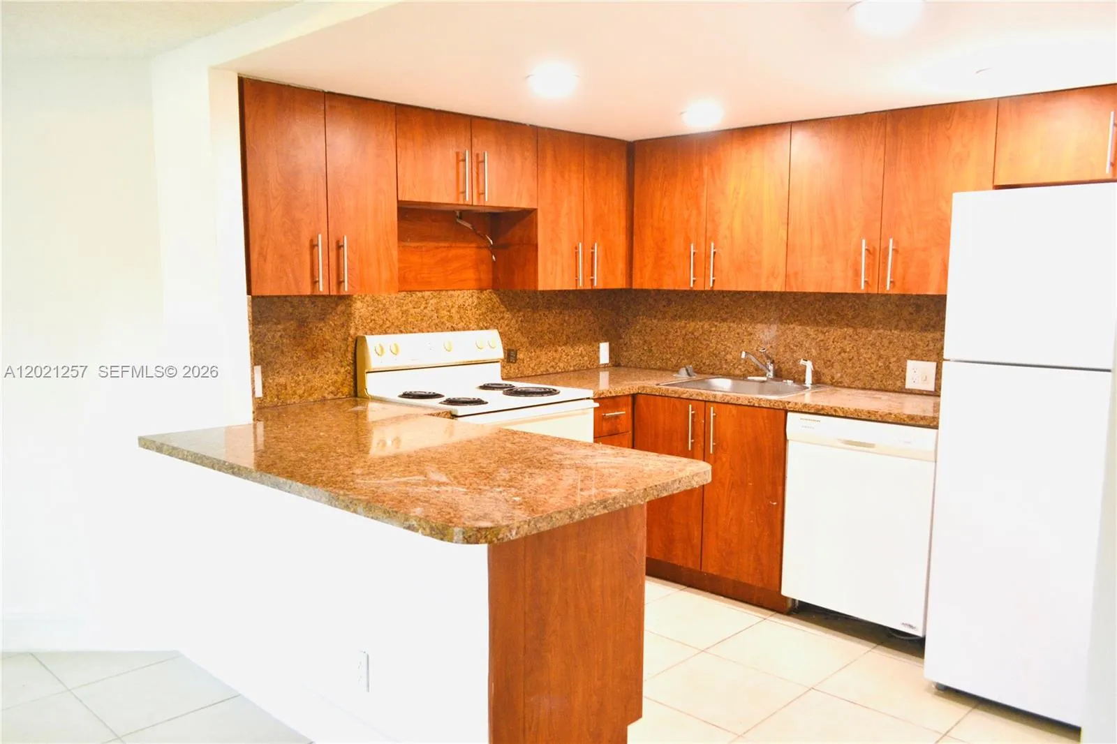8290 Lake Dr # 130, Doral FL 33166