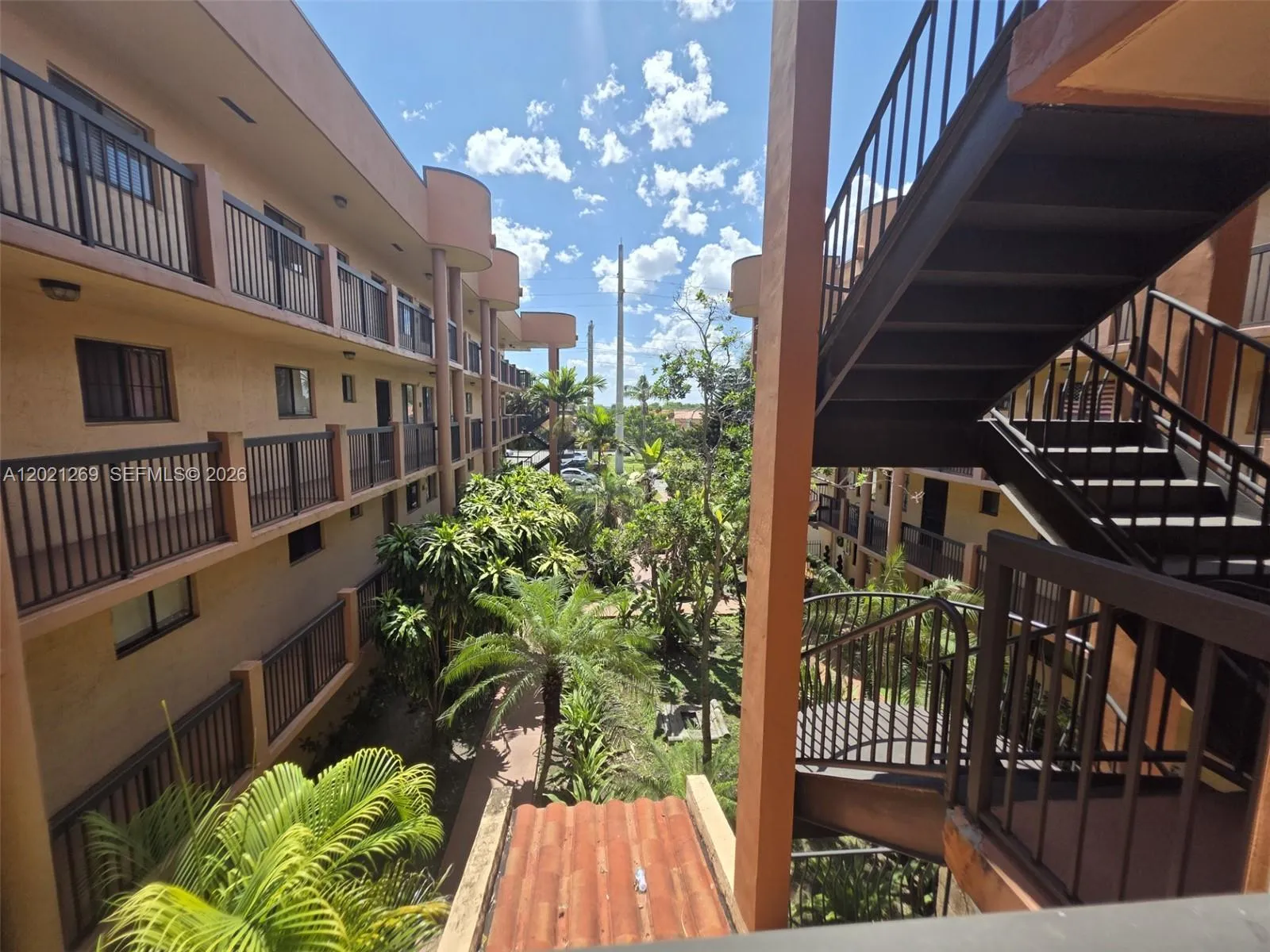 5560 W 21st Ct # 308, Hialeah FL 33016