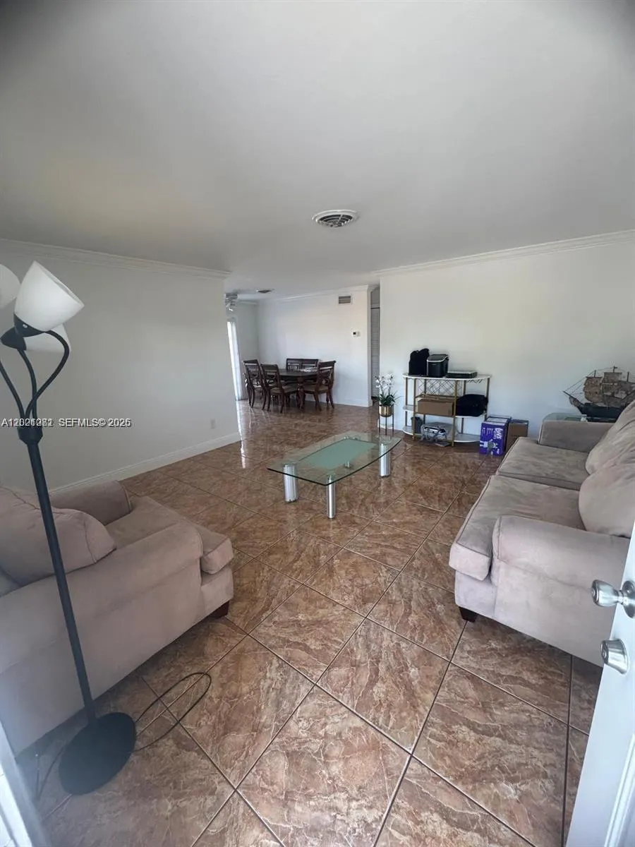 2801 NW 183rd St, Miami Gardens FL 33056