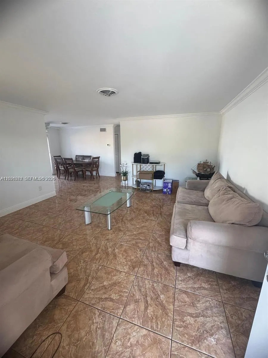 2801 NW 183rd St, Miami Gardens FL 33056
