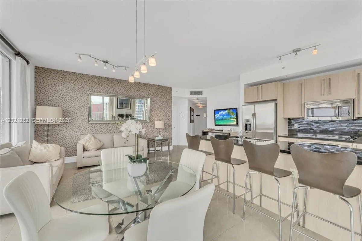 79 SW 12th St, Miami FL 33130