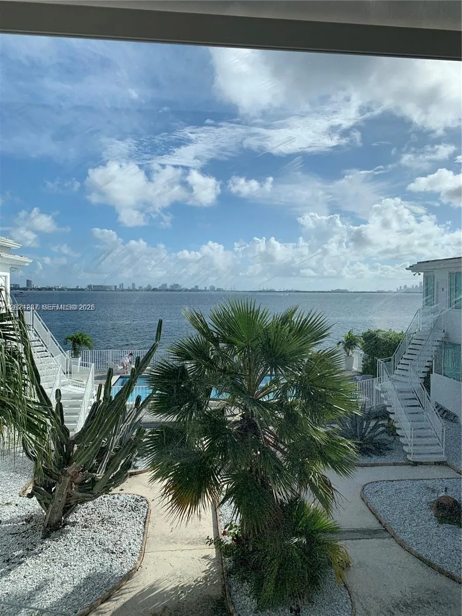 1840 S Treasure Dr # 16, North Bay Village FL 33141