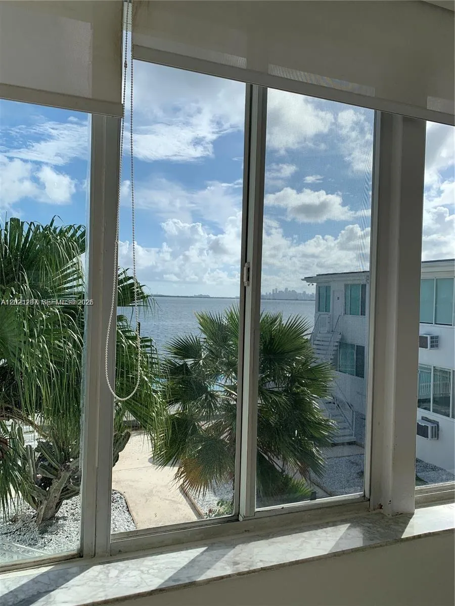 1840 S Treasure Dr # 16, North Bay Village FL 33141