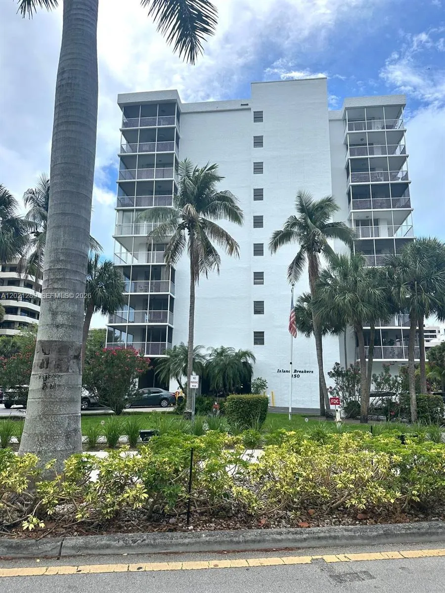 2 bedroom 2 bath for sale at 150 Ocean Lane Dr # 2A, Key Biscayne FL 33149