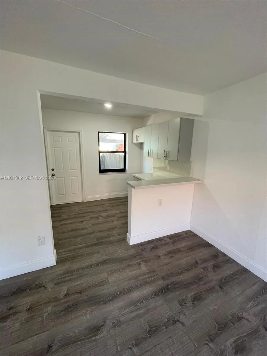 7360 SW 21st St # 7360, Miami FL 33155
