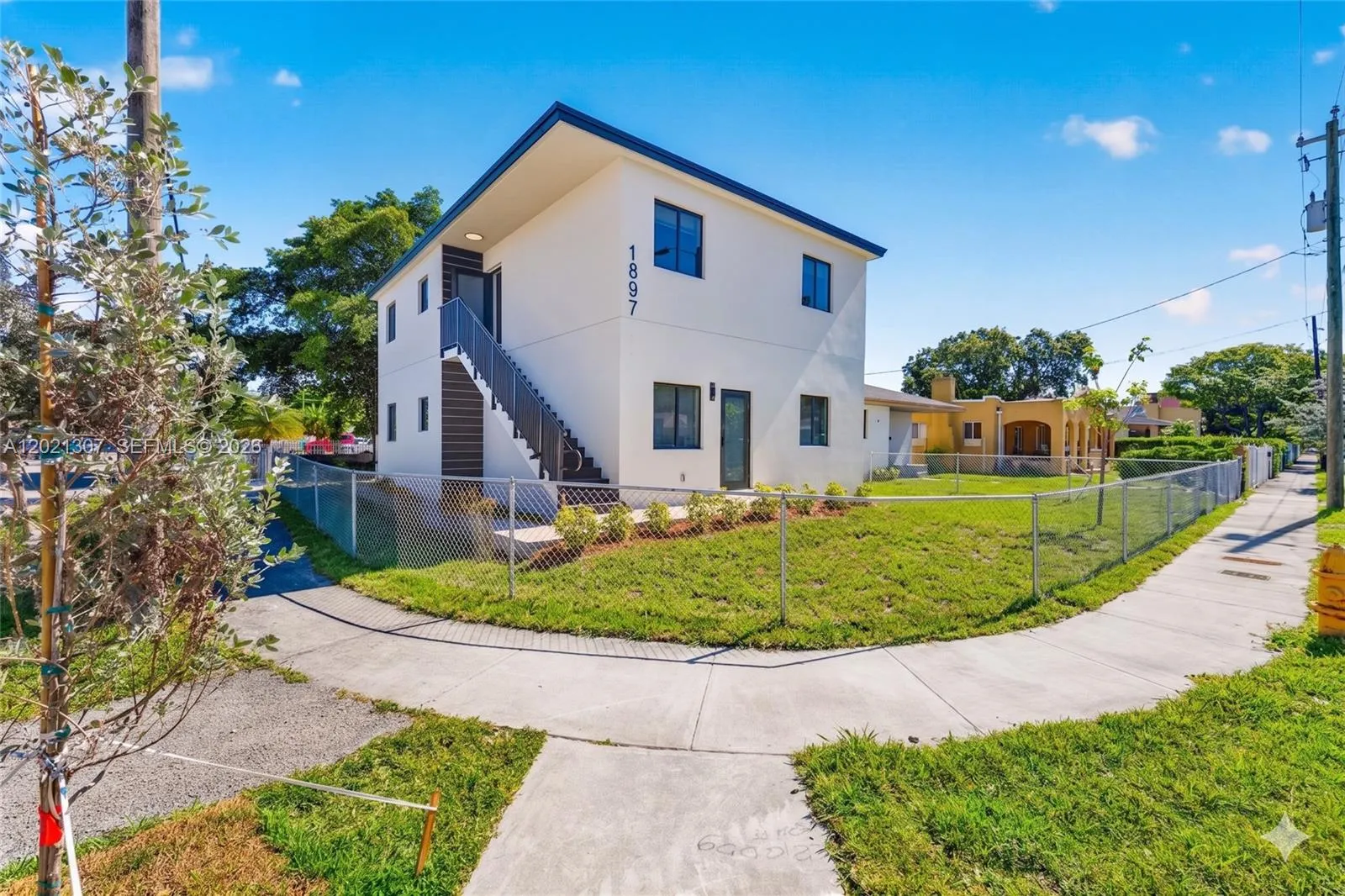 1895 NW 47th Ter, Miami FL 33142