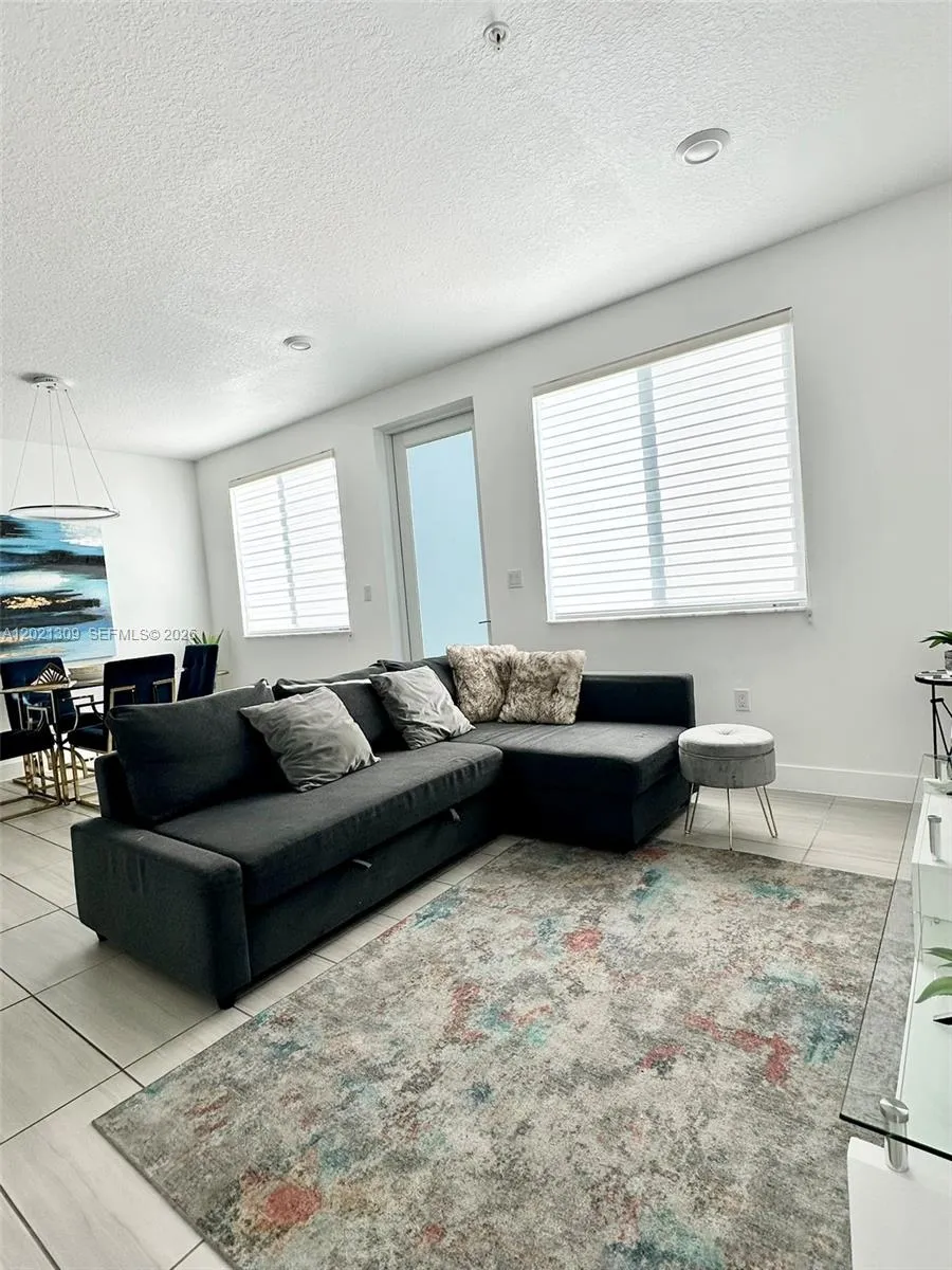 6401 NW 103rd Pl # 301, Doral FL 33178