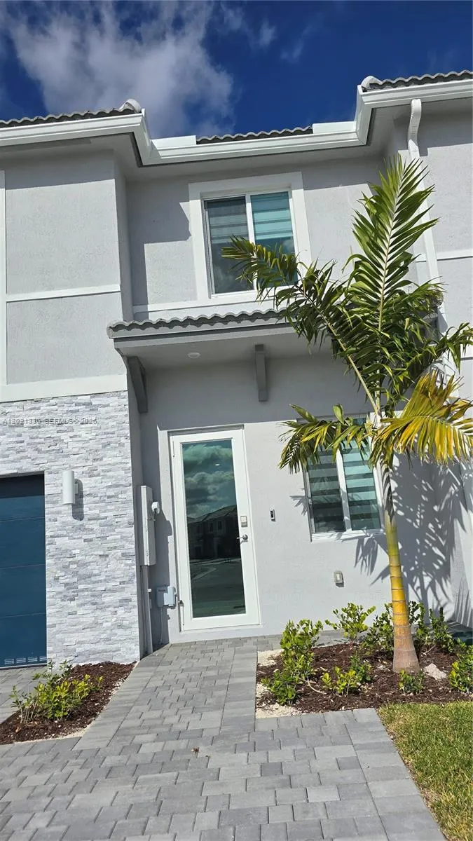 713 SE 13th St Cir, Homestead FL 33034