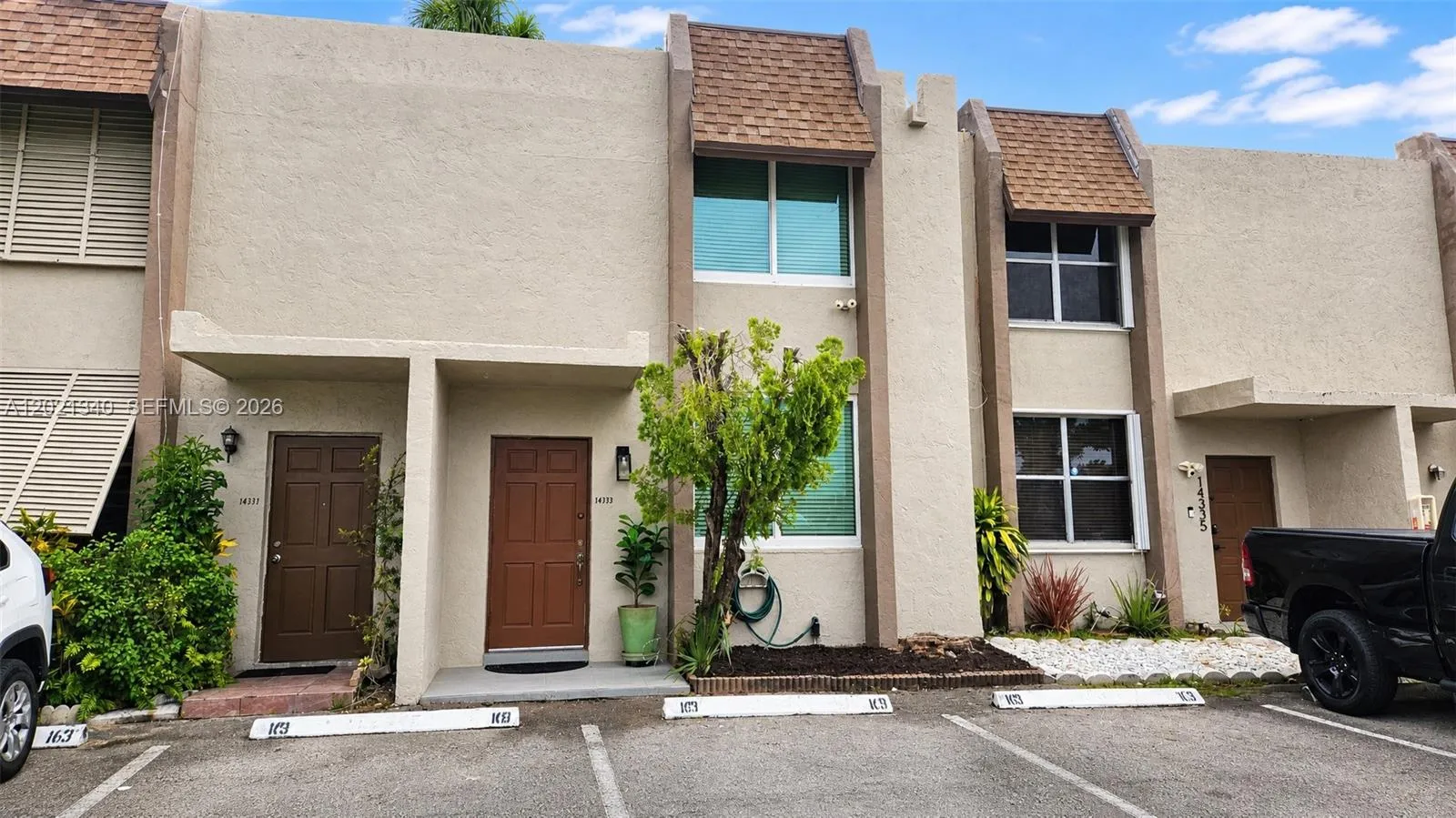 14333 Memorial Hwy # 9K, Miami FL 33161