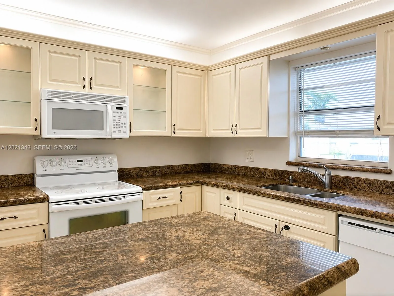 2 bedroom 2 bath for sale at 2832 Fillmore St # 22, Hollywood FL 33020