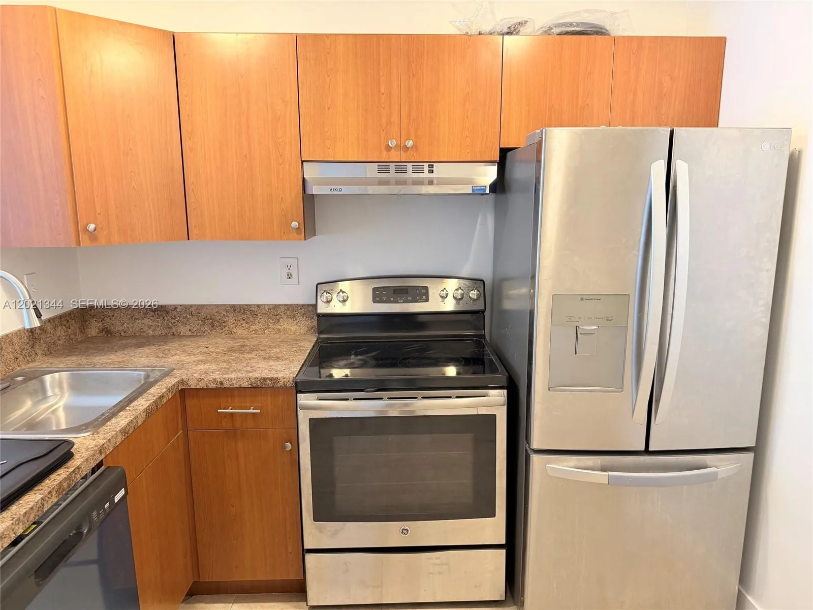 482 NW 165th St Rd # 103, Miami FL 33169