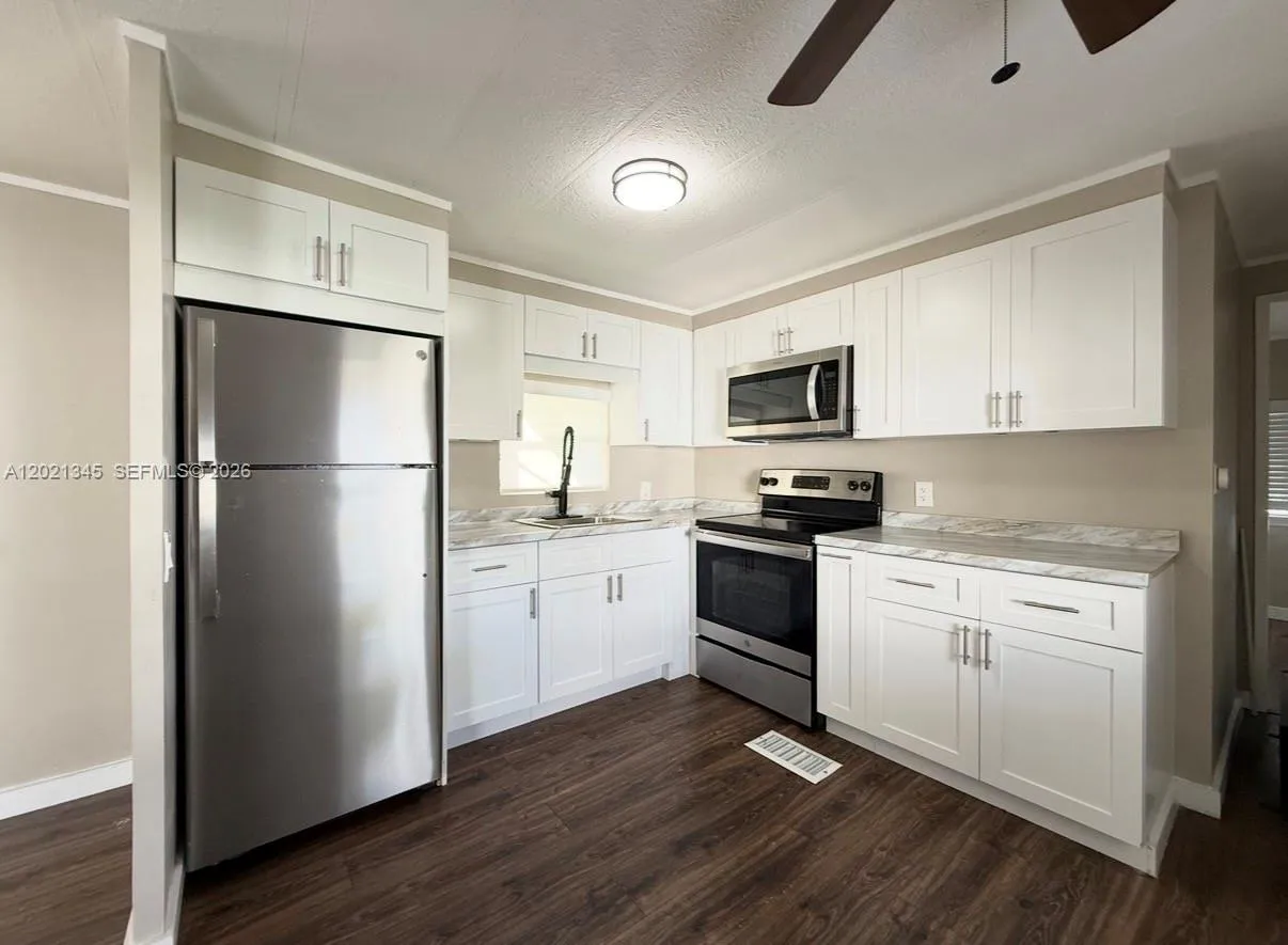1332 S 33 AVE, Hollywood FL 33021