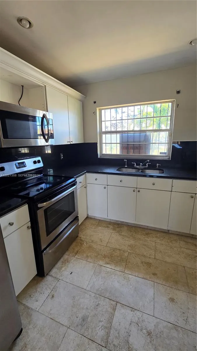 2705 NW 204th Ln, Miami Gardens FL 33056