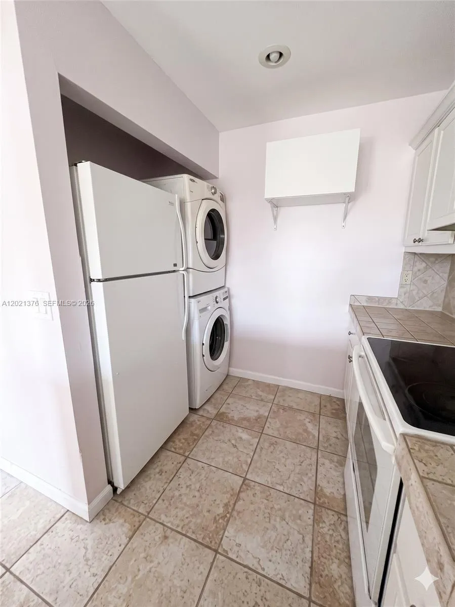 10046 Winding Lake Rd # 204, Sunrise FL 33351