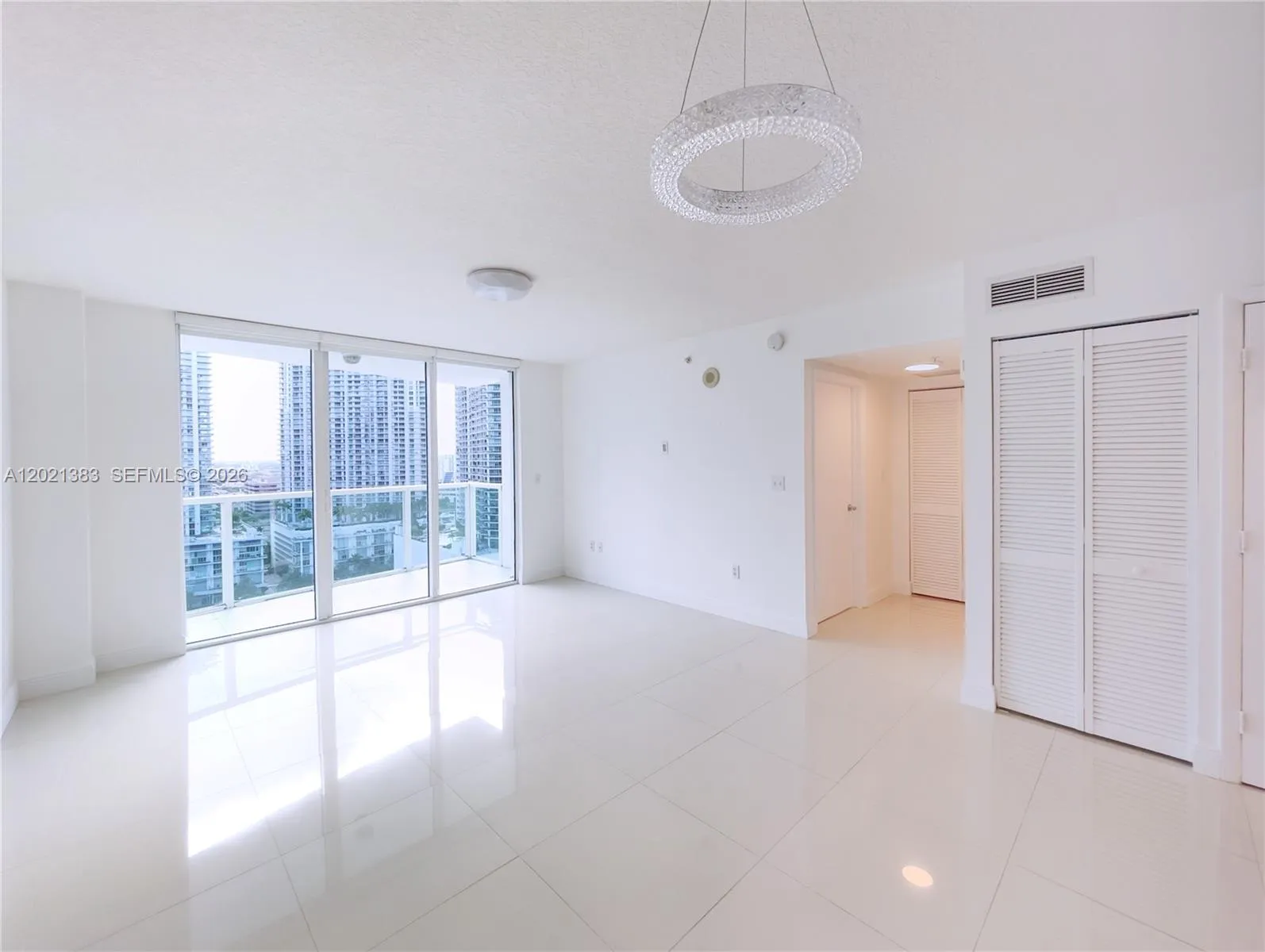31 SE 5th St # 2307, Miami FL 33131