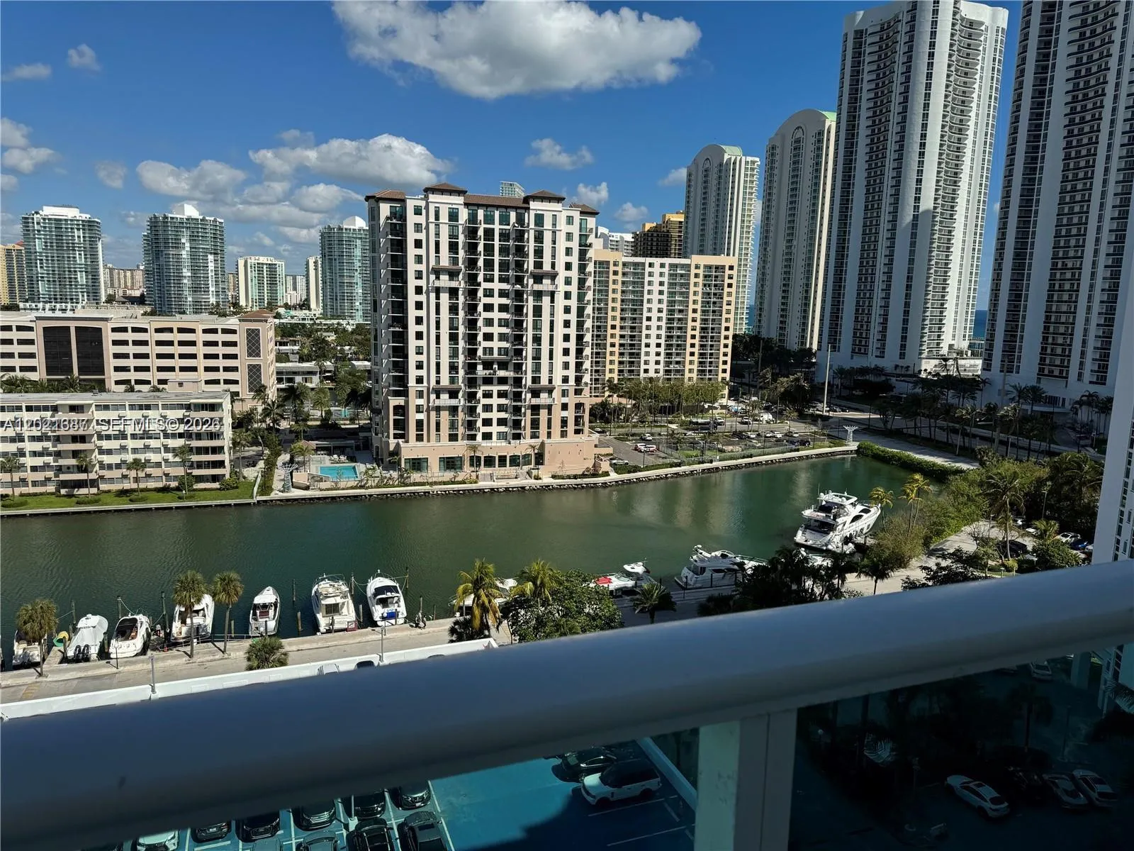 100 Bayview Dr # 1428, Sunny Isles Beach FL 33160