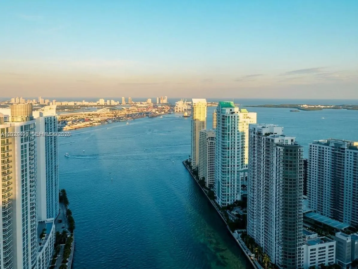 200 Biscayne Boulevard Way # 5004, Miami FL 33131
