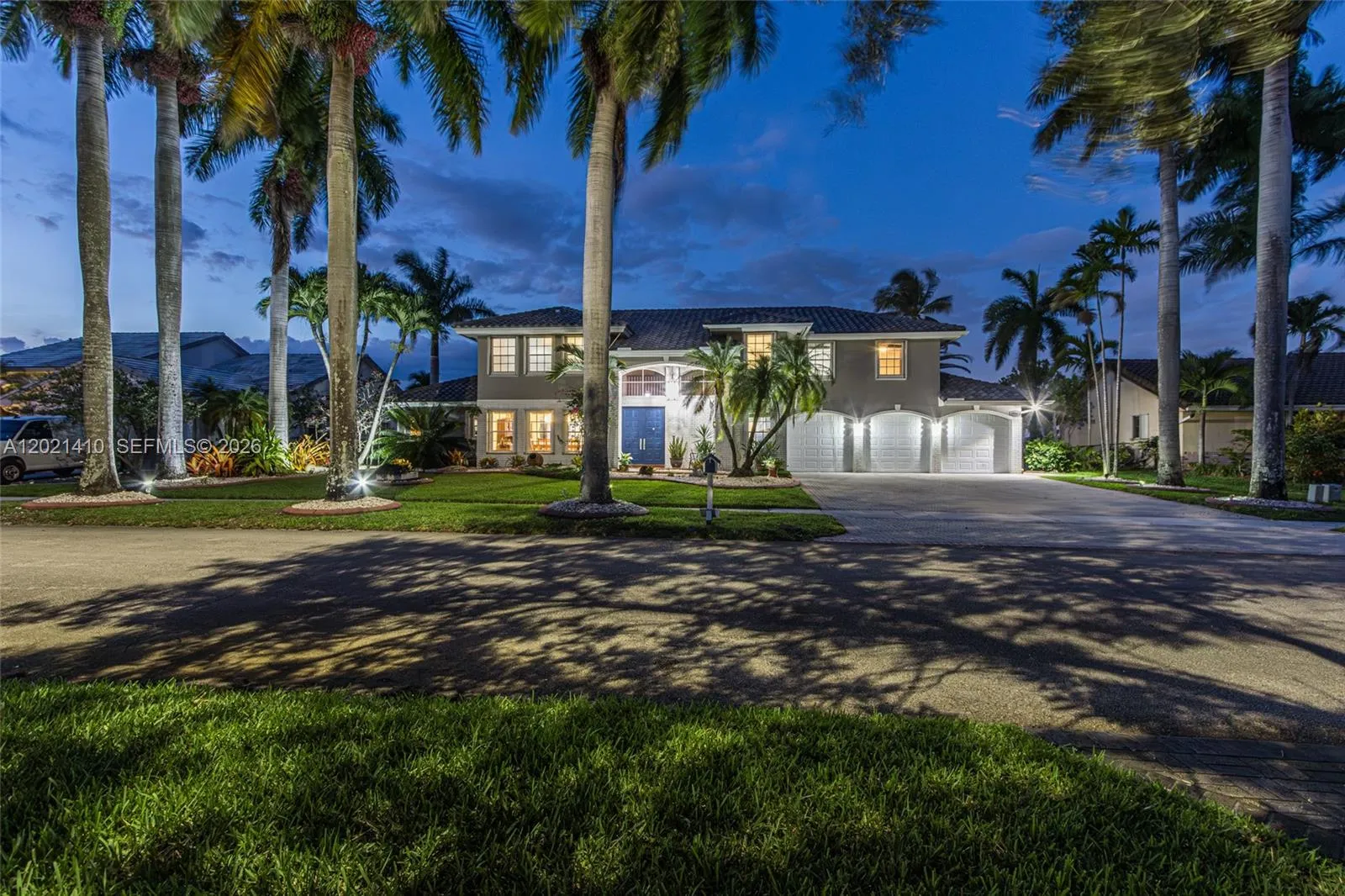 5 bedroom 3 bath for sale at 19361 NW 8th St, Pembroke Pines FL 33029