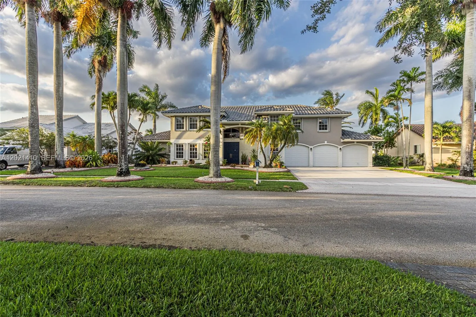 19361 NW 8th St, Pembroke Pines FL 33029