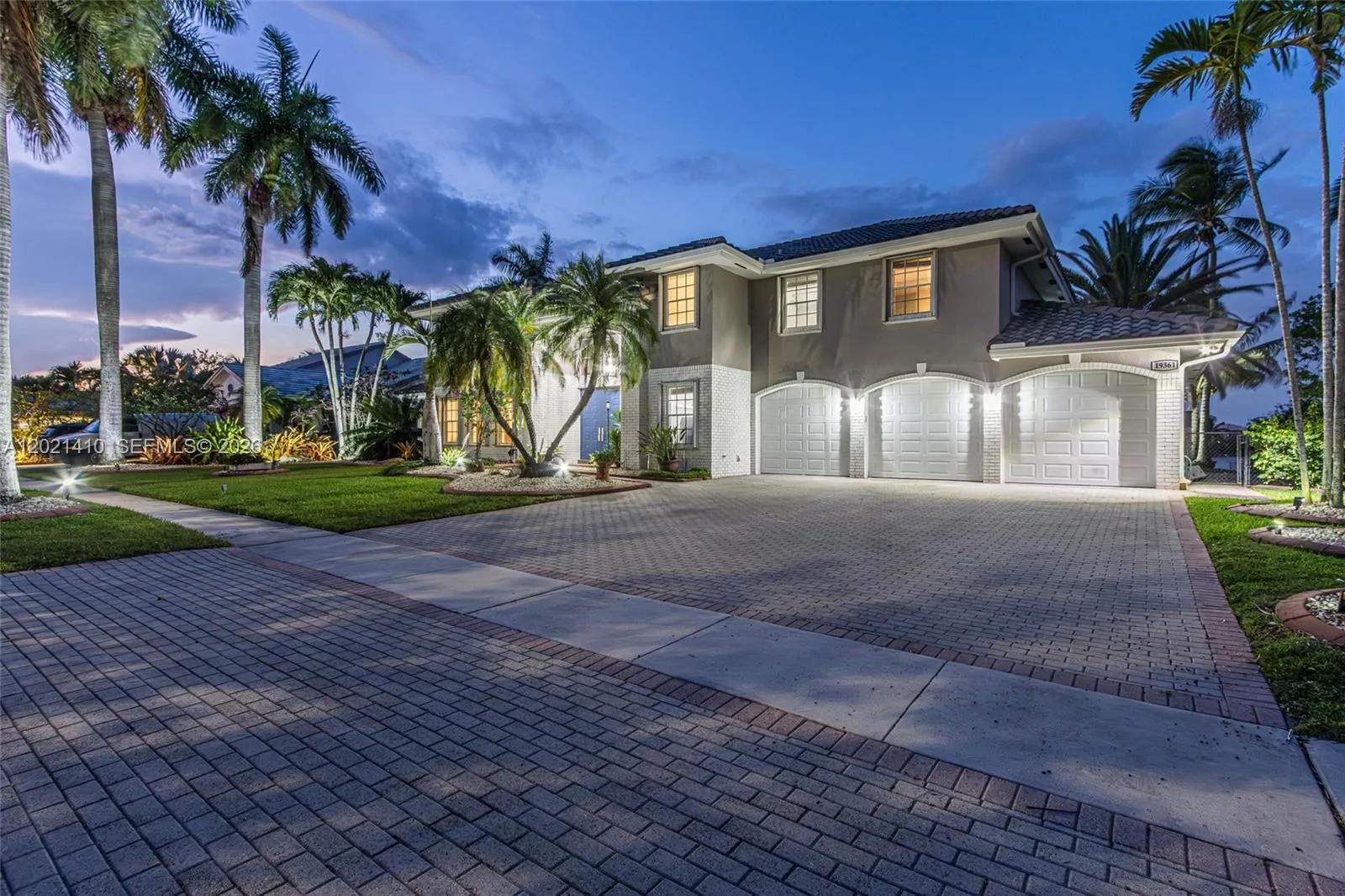 19361 NW 8th St, Pembroke Pines FL 33029