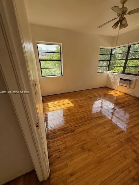 987 Bay Dr # 1, Miami Beach FL 33141
