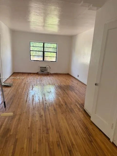 987 Bay Dr # 1, Miami Beach FL 33141