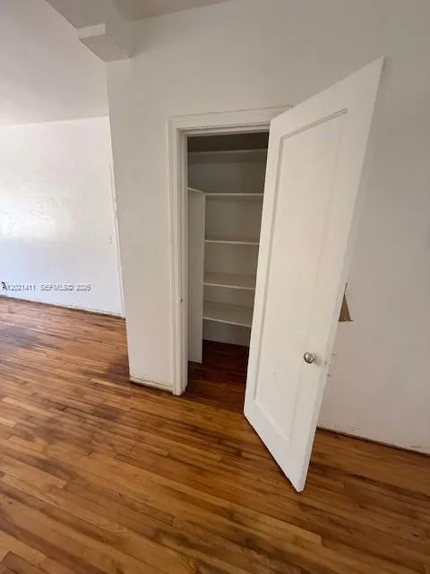 987 Bay Dr # 1, Miami Beach FL 33141