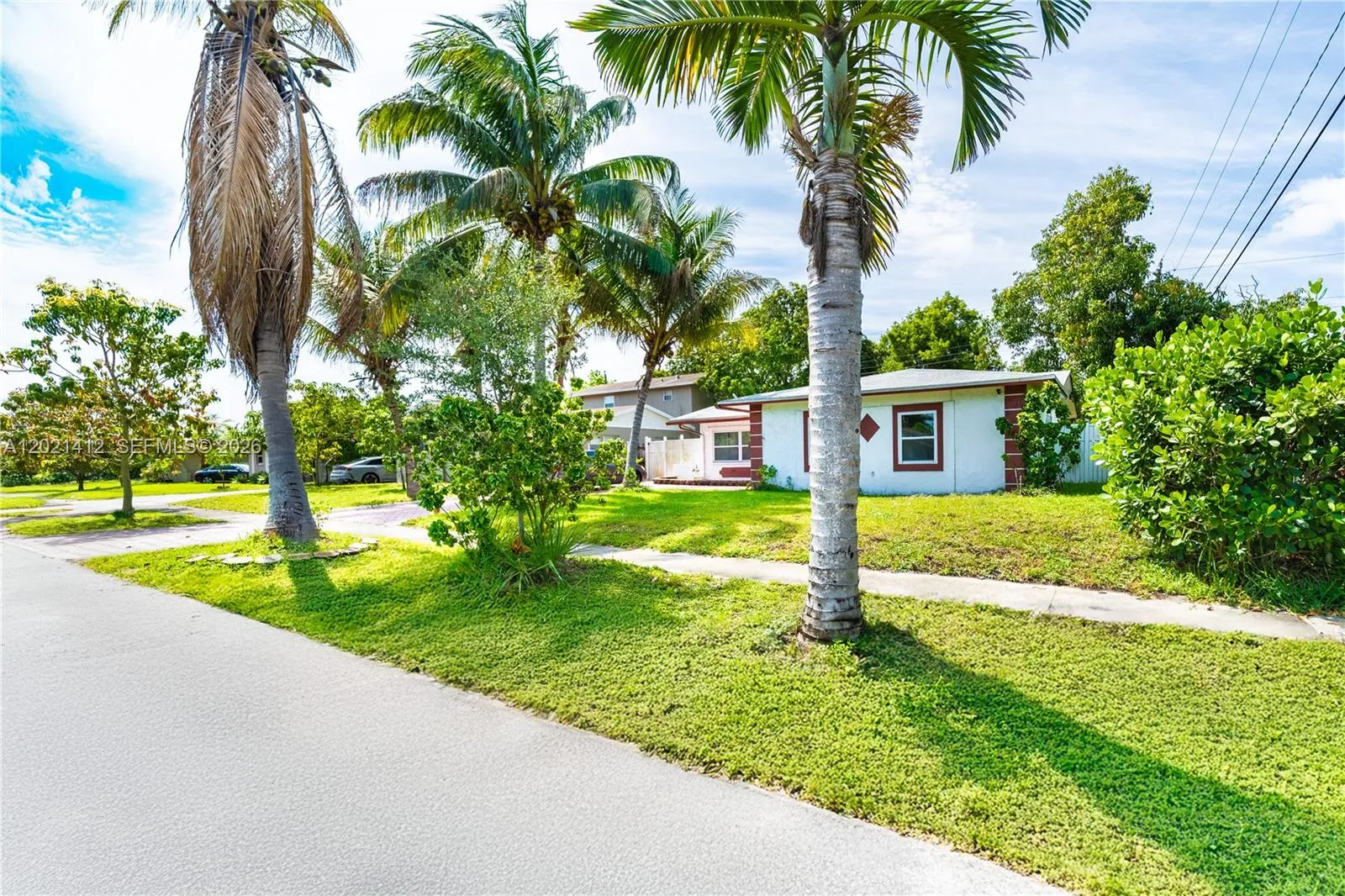 4360 NW 32nd Ct, Lauderdale Lakes FL 33319