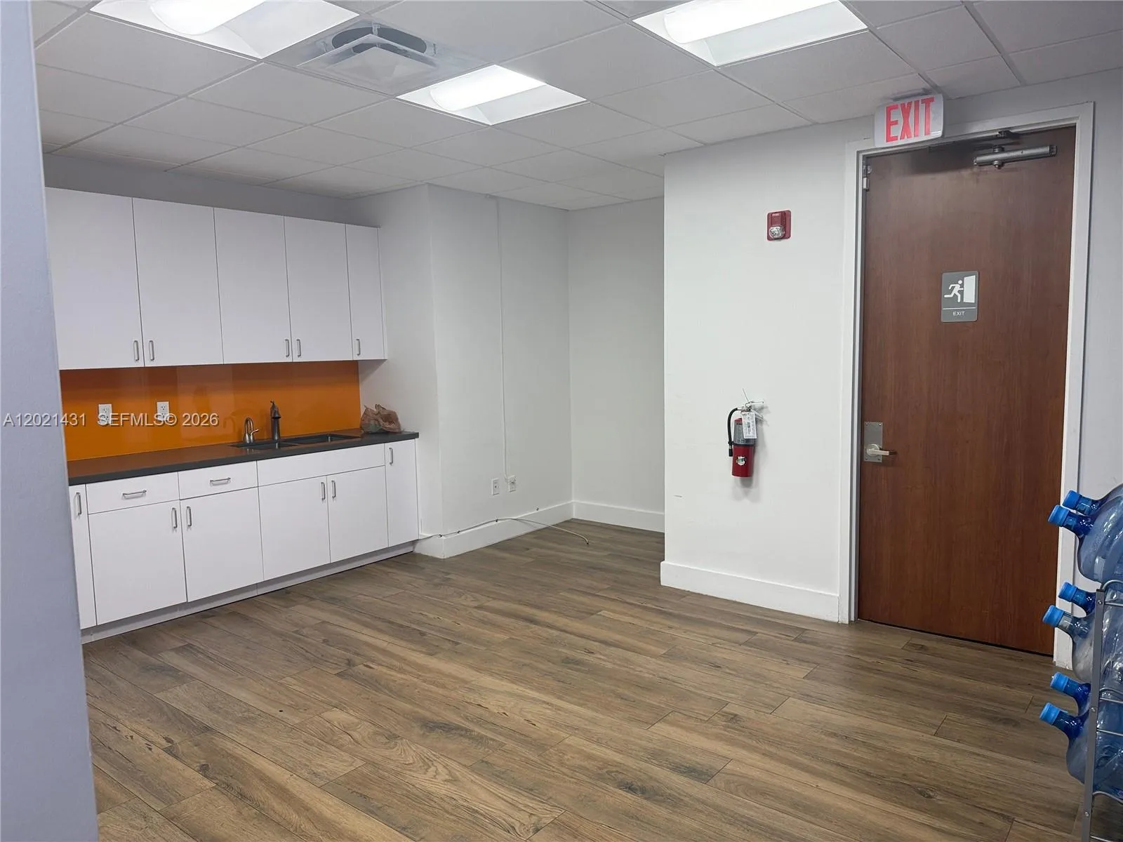 290 NW 165th St # 2, Miami FL 33169