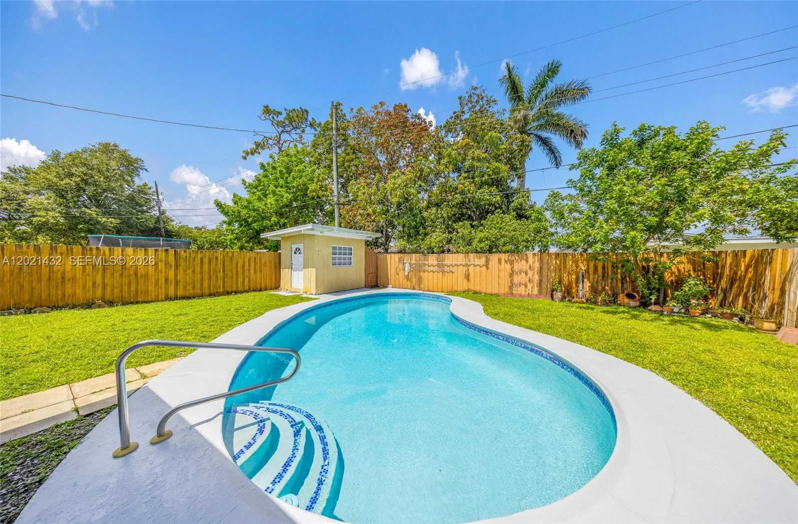 304 SW 68th Ave, Pembroke Pines FL 33023