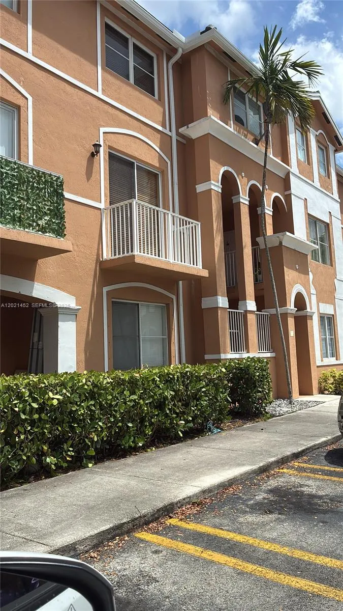 7250 NW 177th St # 16, Hialeah FL 33015