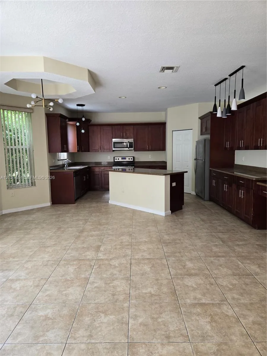 2221 Sloane Pl, Wellington FL 33414