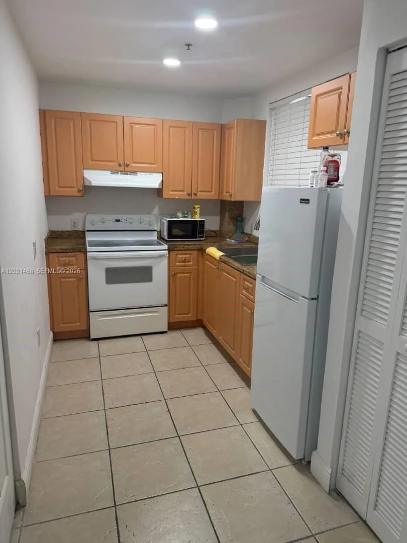 2210 NW 34th St # 101, Miami FL 33142