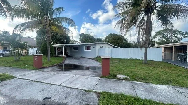 3235 NW 2nd St, Lauderhill FL 33311
