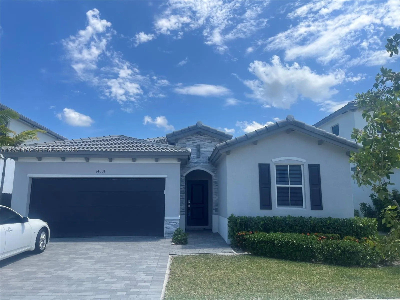 3 bedroom 3 bath for sale at 14884 SW 162nd St, Miami FL 33187