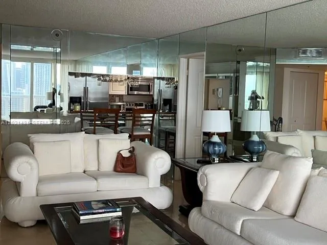 1717 N Bayshore Dr # 2136, Miami FL 33132