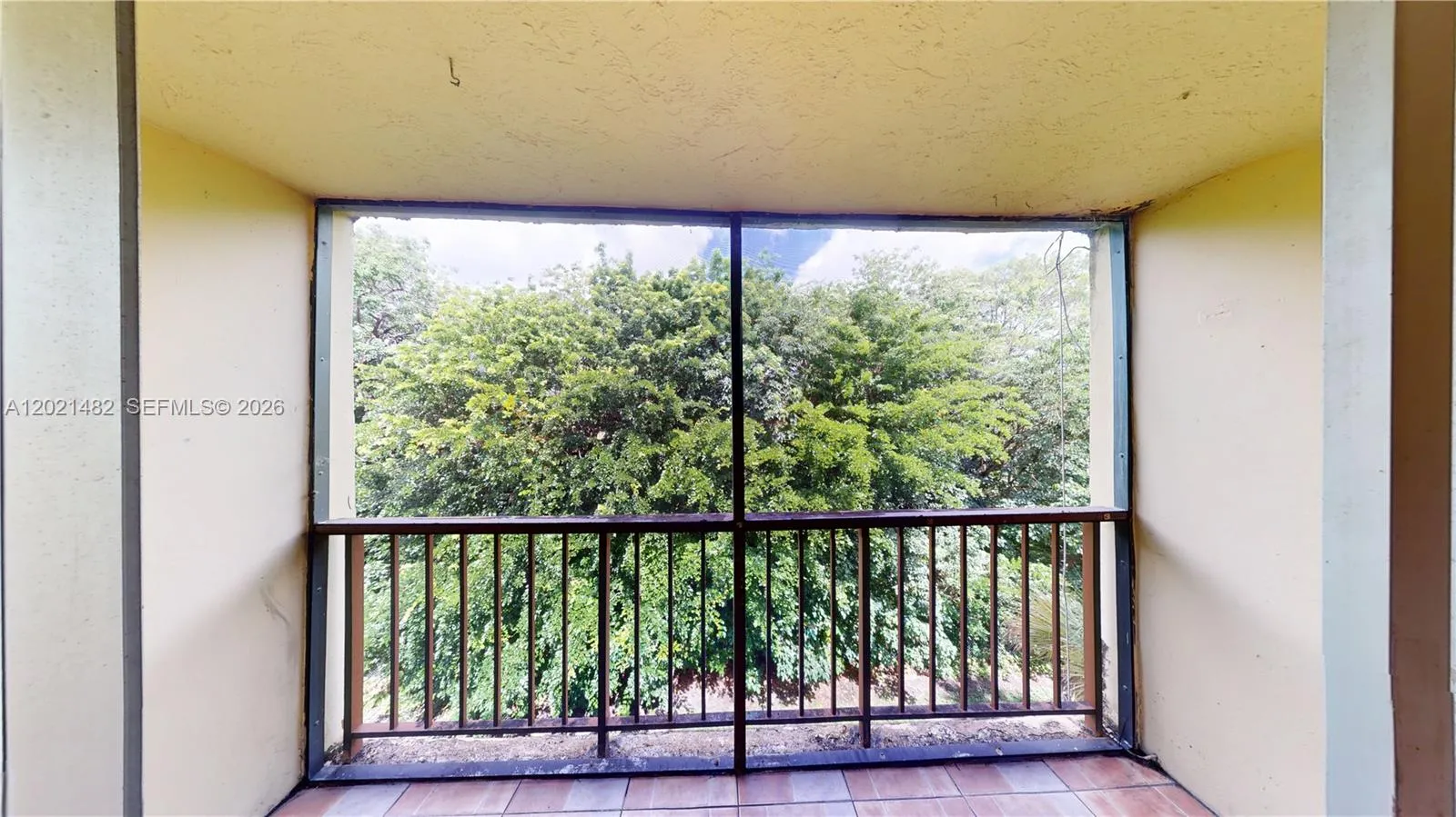 8860 Fontainebleau Blvd # 405, Miami FL 33172