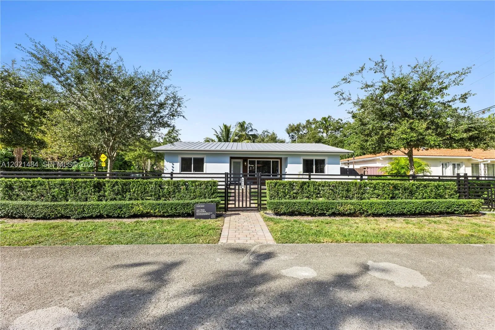 8910 NE 9th Ct, Miami FL 33138