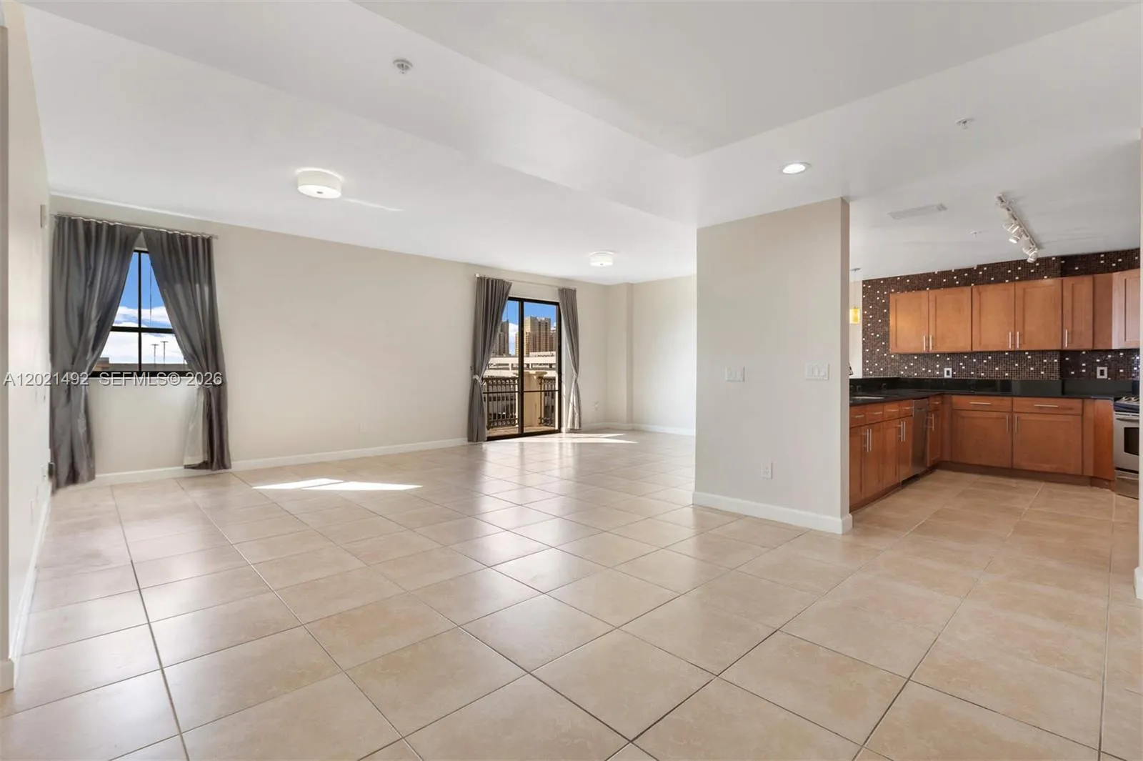 8390 SW 72nd Ave # 412, Miami FL 33143