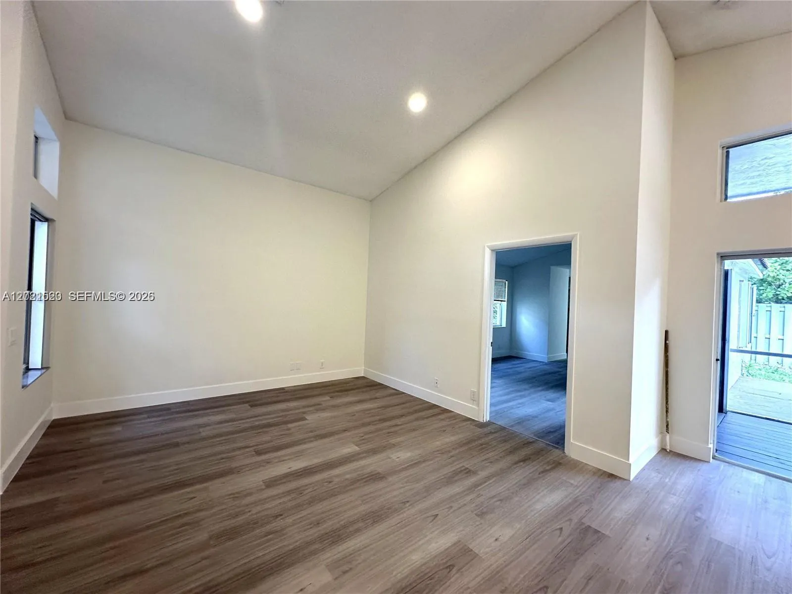 116 W Bayridge Dr, Weston FL 33326